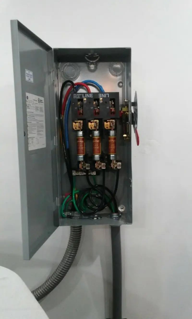 Three-phase disconnect switch installed for Smoke Detector Installation in Latrobe